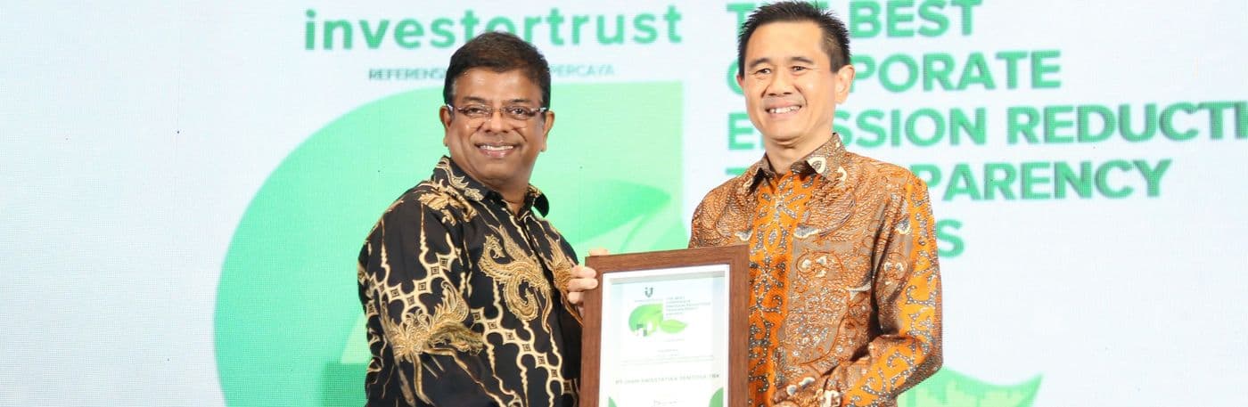 PT Dian Swastatika Sentosa Tbk Wins Two Awards at “The Best Corporate Emission Reduction Transparency Awards 2025”